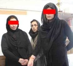 سرکرده اصلی باند بزرگ کیف قاپ ها در تهران دستگیر شد/پلیس به کمک نرم افزارضدسرقت گوشی همراه دزدان را ردیابی کرد