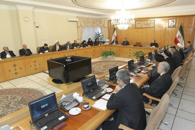 دولت با ریاست همتی بر بیمه مرکزی موافقت کرد