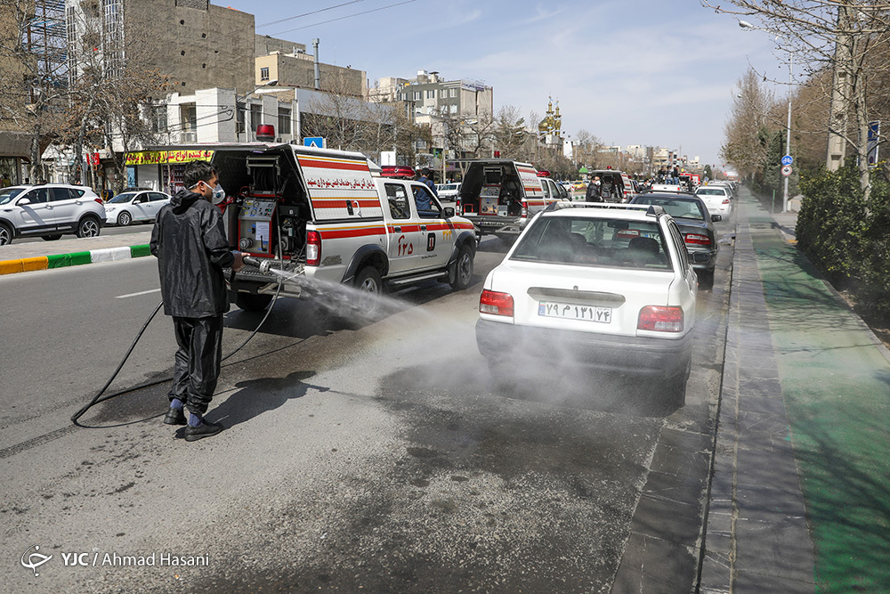 ضدعفونی معابر شهری مشهد برای مقابله با کرونا